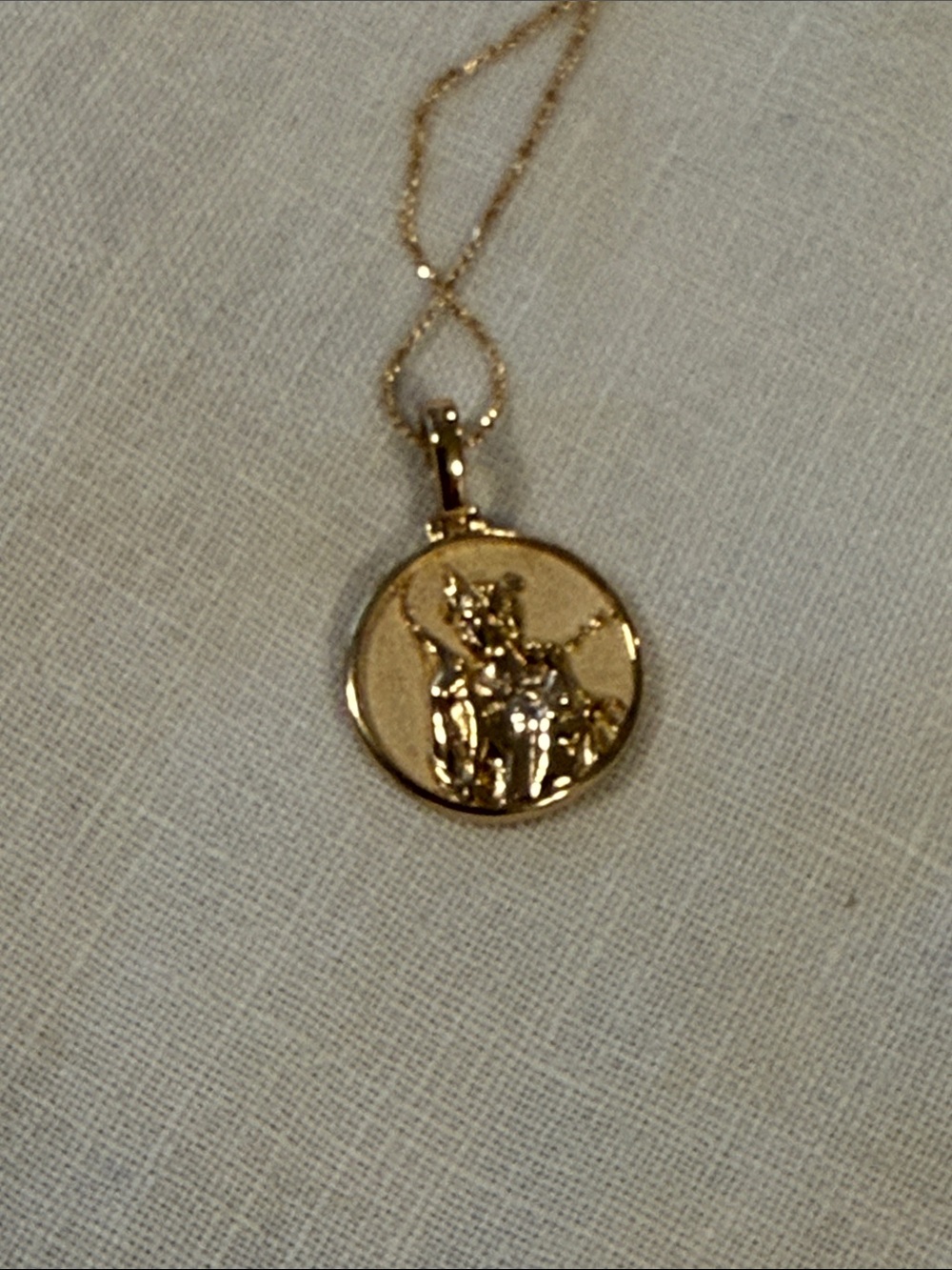Awe Inspired - Mini Artemis Pendant and delicate chain - Picture 2 of 4